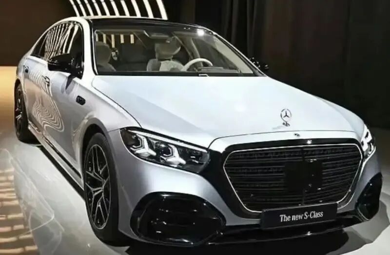 4.0T V8！611马力！首发搭自研MB.OS系统！新款奔驰S实车曝光！