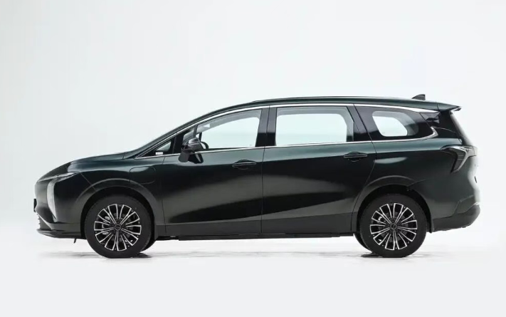 中大型SUV，权益价9.99万起就入手！搭载华为乾崑智驾ADS 5 SE！